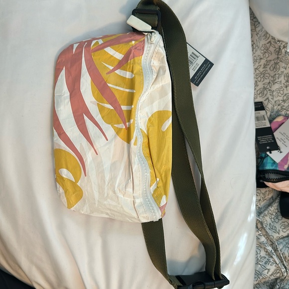 Brand new belt bag - Picture 1 of 3